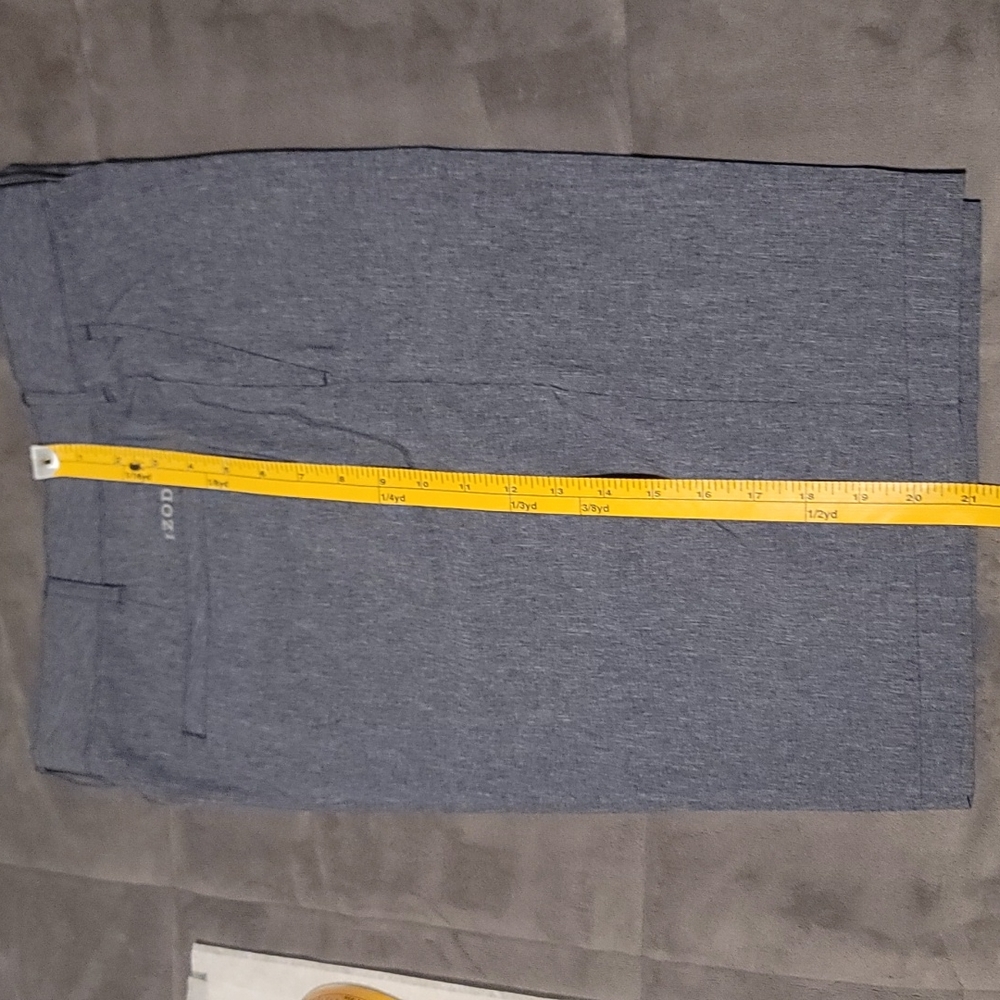 Men's Izod size 36 blue golf short